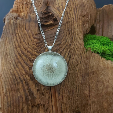 Wisiorek z dmuchawcem nr 3