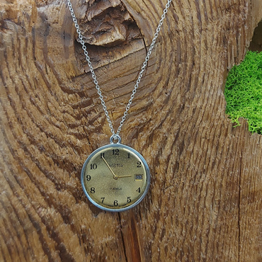 Wisiorek z tarcza zegarka "Wostok"